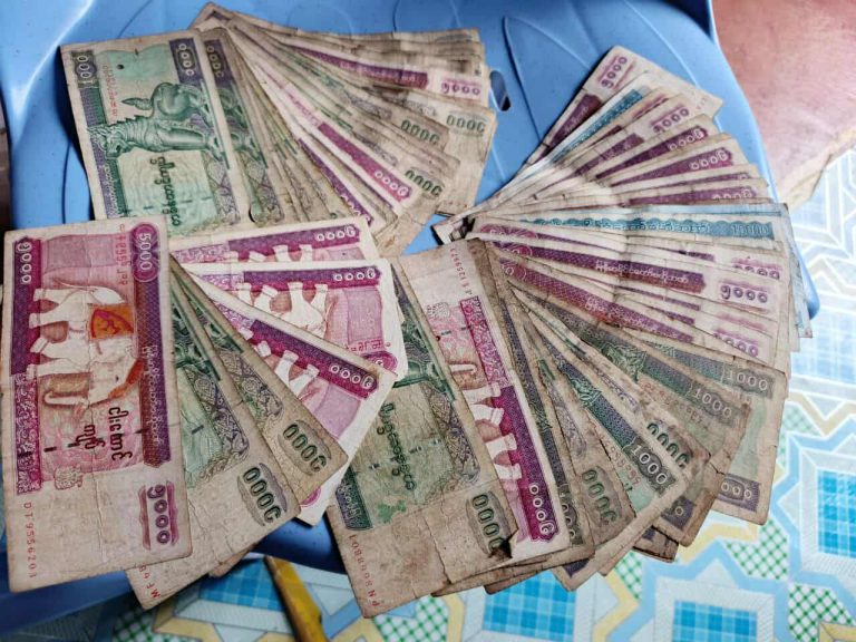 ရခိုင်တွင် ဟောင်းနွမ်းငွေများ လက်မခံသည့်အတွက် ဒေသခံများ အခက်ကြုံ