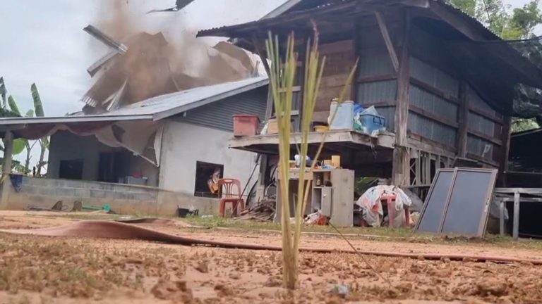 အပစ်ရပ်သဘောတူအပြီး ၂၄ နာရီမပြည့်ခင် ထိုင်း ကမ္ဘောဒီးယားနယ်စပ် ပစ်ခတ်မှု ထပ်ဖြစ်