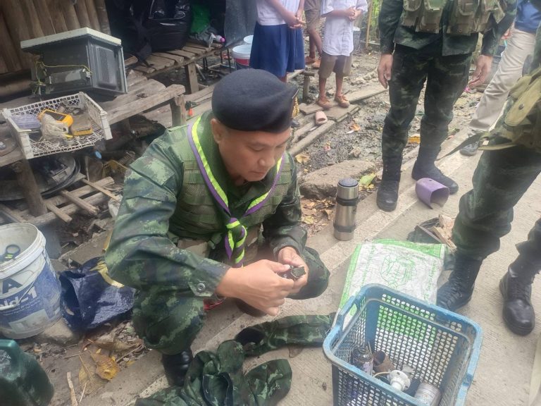 မဲဆောက်တွင် မြန်မာနှစ်ဦး လက်နက်များဖြင့် ဖမ်းဆီးခံရ