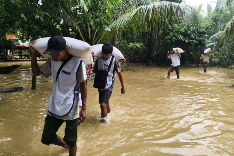 ဈေးရှိ၊ ဝယ်လက်မရှိ- ကုန်သွယ်လမ်းကြောင်းပြတ်တောက်မှုကြောင့် ရခိုင်စပါးဈေးကွက် ရပ်တန့်