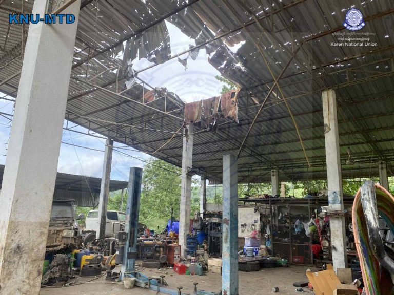 ထီးခီးရွာကို Y-12 ဖြင့် ဗုံး ၄၀ ကျော်ကြဲချ