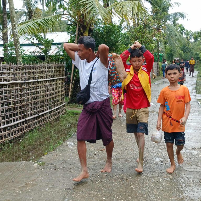 ပေါက်တောဒေသခံများ ထပ်မံ စစ်ဘေးရှောင်ရ