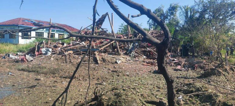 ကျောက်တော်ကို ဗုံးကြဲ၍ ၇ ဦးသေဆုံးပြီး ၁၀ဦး ဒဏ်ရာရ