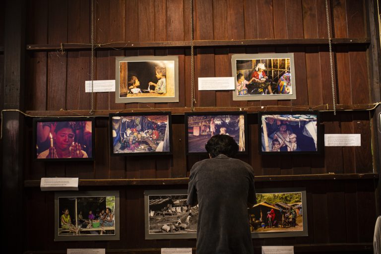 သံလွင်ခက်၏ လူ့အခွင့်ရေးနေ့ အထိမ်းအမှတ်ဓာတ်ပုံပြပွဲ မဲဆောက်တွင်ကျင်းပ