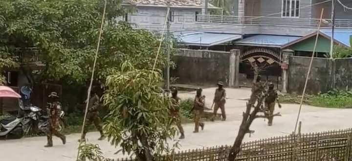 စစ်တွေတွင် အာရက္ခတပ်တော်နှင့် စစ်တပ်တို့ ရက်ဆက် တိုက်ပွဲဖြစ်နေ